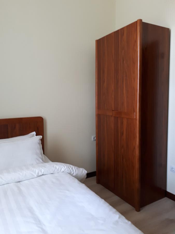 KOK-ART Hotel Jalal-Abad Bagian luar foto