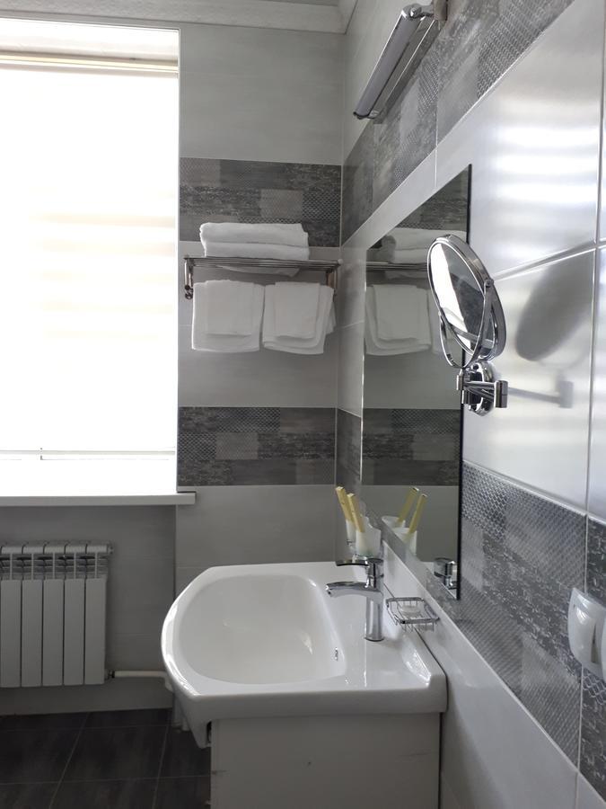 KOK-ART Hotel Jalal-Abad Bagian luar foto