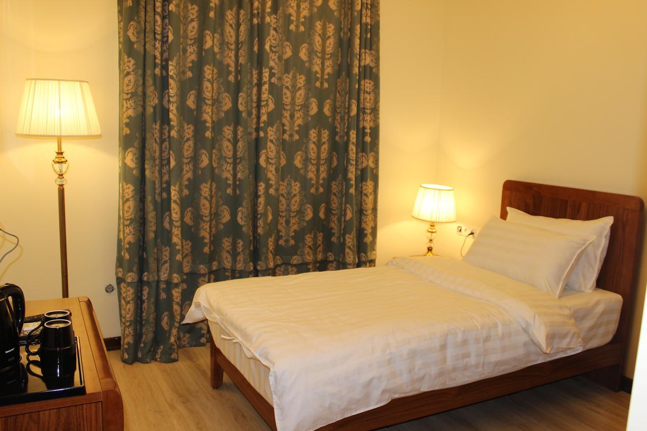 KOK-ART Hotel Jalal-Abad Bagian luar foto