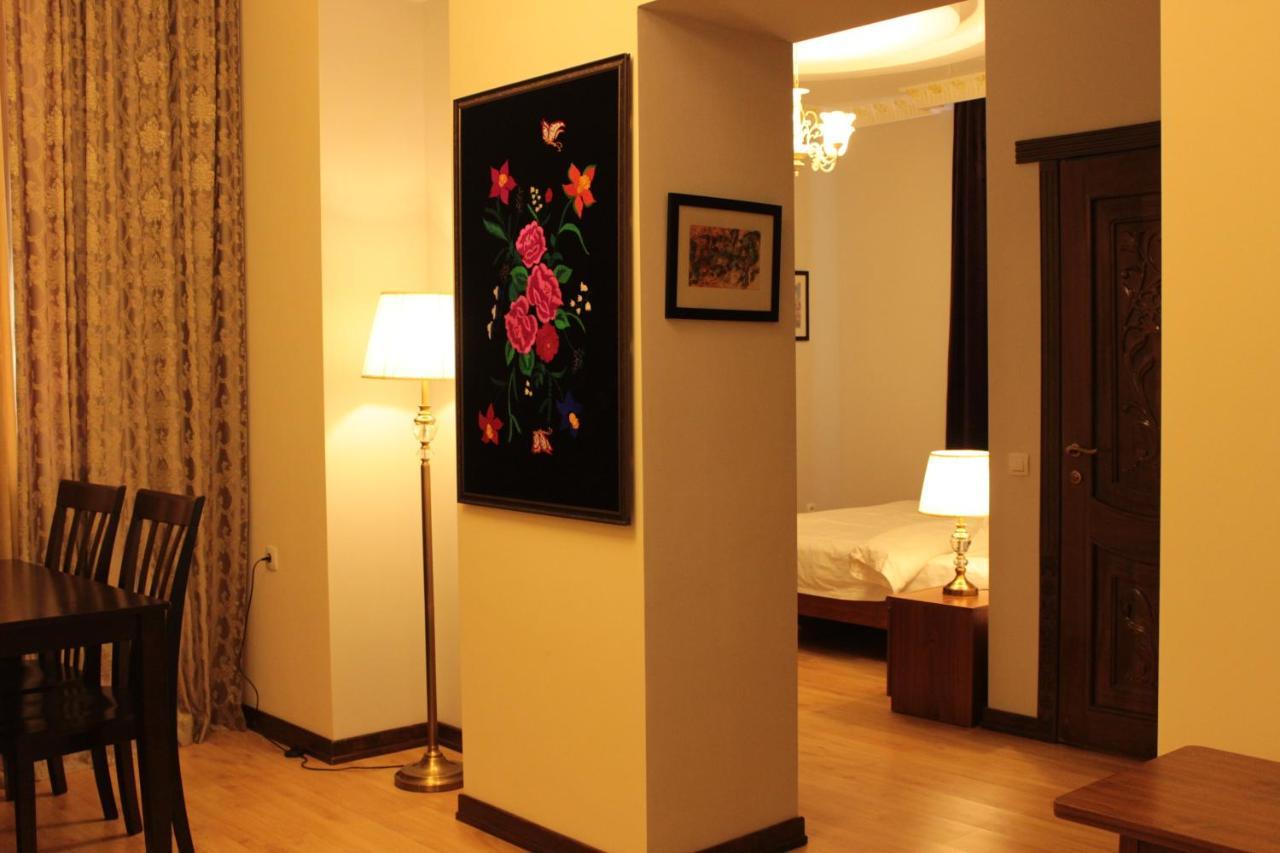 KOK-ART Hotel Jalal-Abad Bagian luar foto